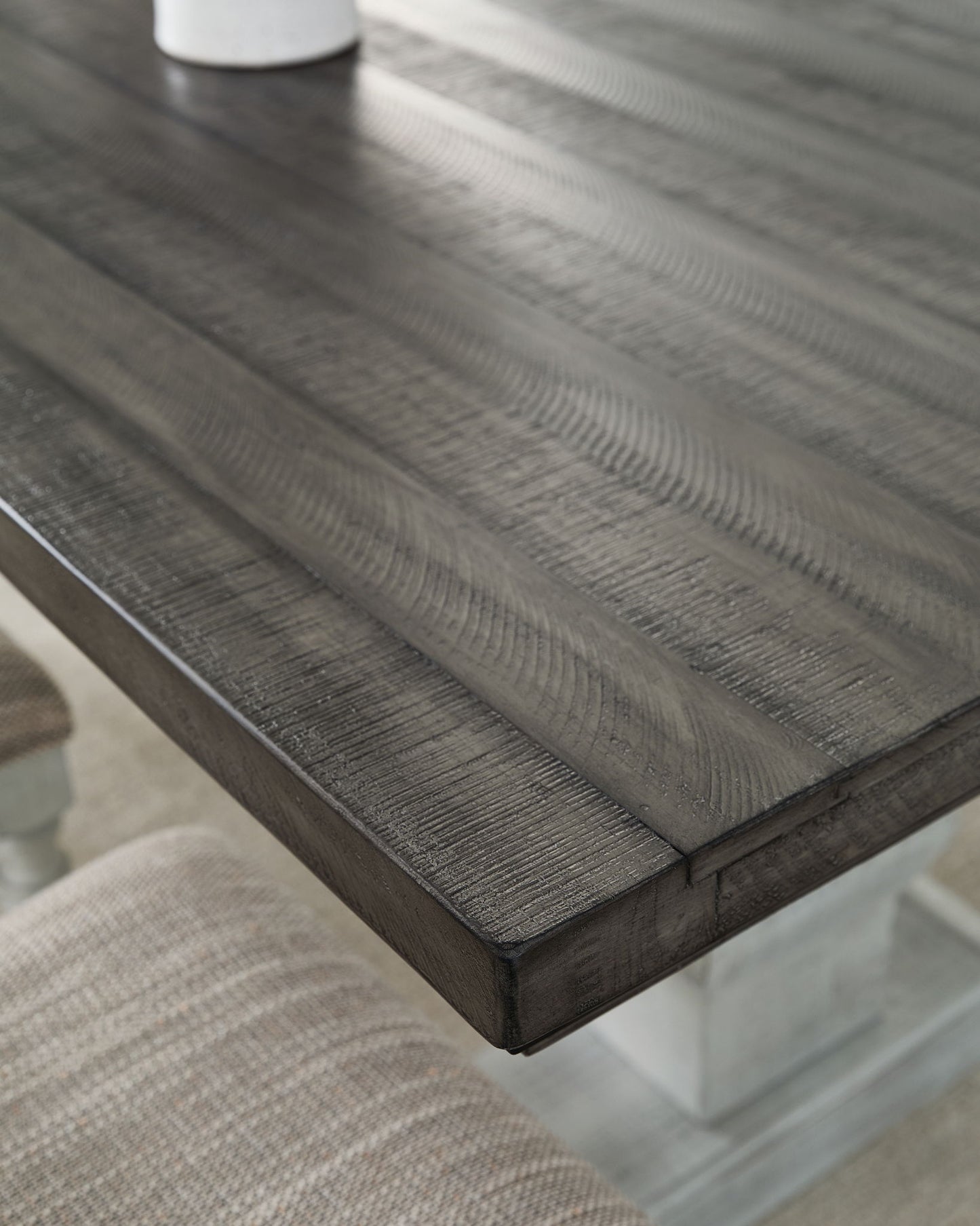 Havalance - White / Gray - Dining Table