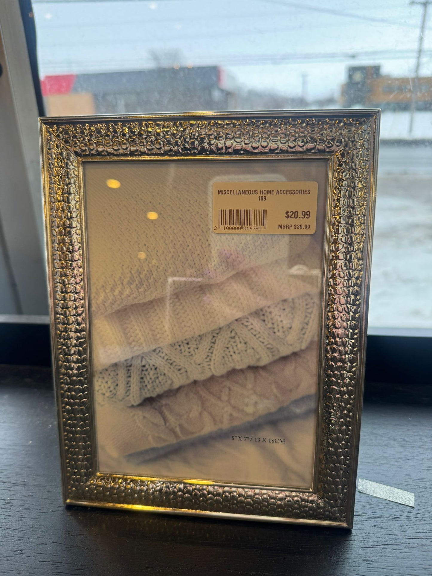MISCELLANEOUS HOME ACCESSORIES 189 - Silver Photo frame (medium size)