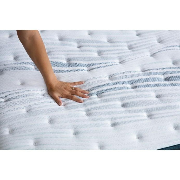 Beautyrest Droplet/Dewdrop Firm Mattress (Queen)
