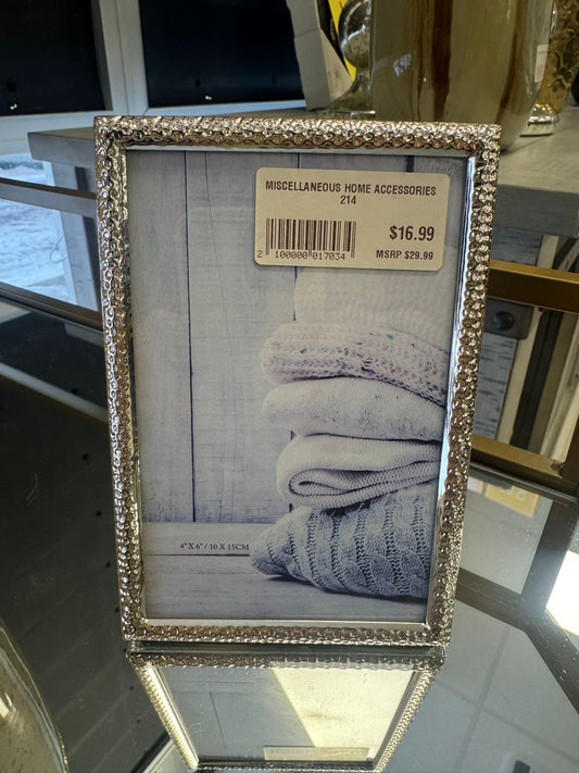 MISCELLANEOUS HOME ACCESSORIES 213 - 214- 215 Silver Photo frame (small size)