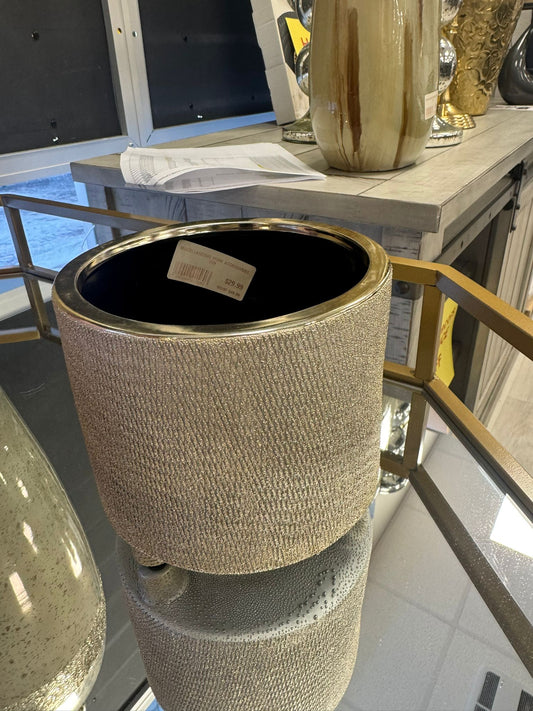 MISCELLANEOUS HOME ACCESSORIES 068 - 069 Golden ceramic vase (big size)