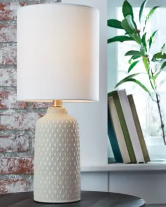 ASHLEY DONNFORD TABLE LAMP - L180114